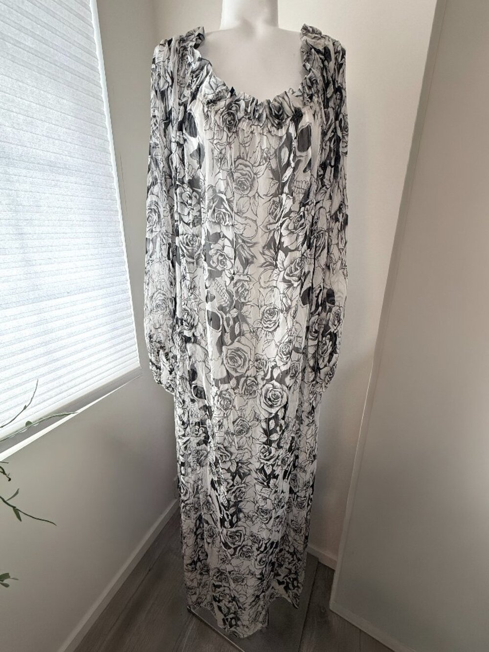 Authentic Thomas Wylde Skulls & Roses White Off-Shoulder Silk Chiffon Cover-Up